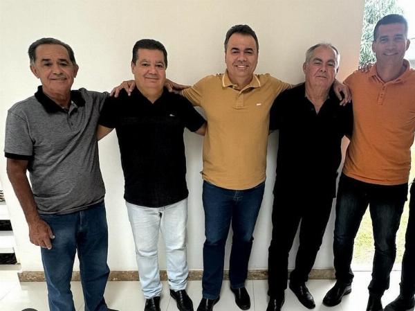 Prefeito de Barrocas e pré-candidato Marlon celebram união política com ex-prefeito Edilson