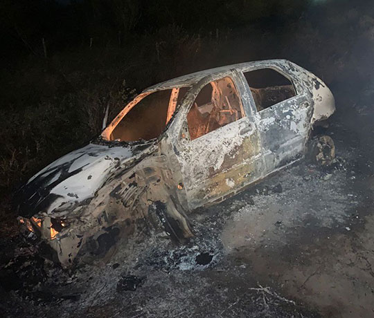 Carro é incendiado 24 horas depois de acidente com moto que deixou um morto em São Domingos