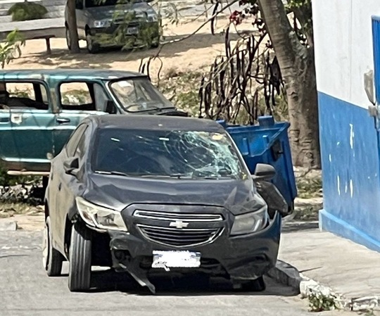  PM apreende carro após perseguição e troca de tiros em Conceição do Coité; suspeito fugiu 