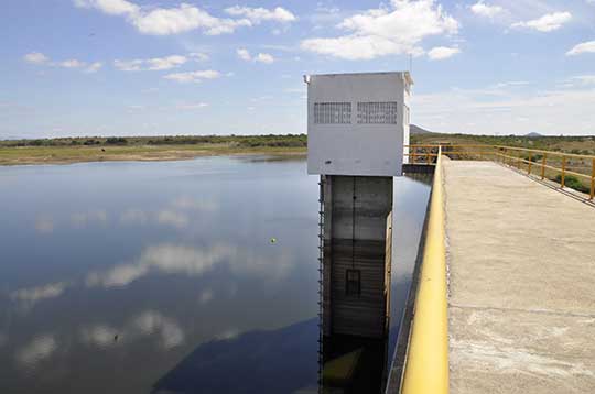 Embasa suspende abastecimento de água após queda de energia na barragem de Pedras Altas; veja áreas afetadas