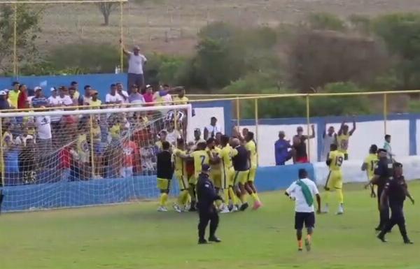 Brogodó brilha, Barrocas vence Potiraguá nos pênaltis e se classifica para as quartas de Final