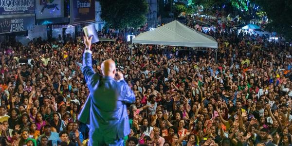 Em uma noite de celebração e louvor, o Dia do Evangélico em Serrinha foi marcado por momentos inesquecíveis