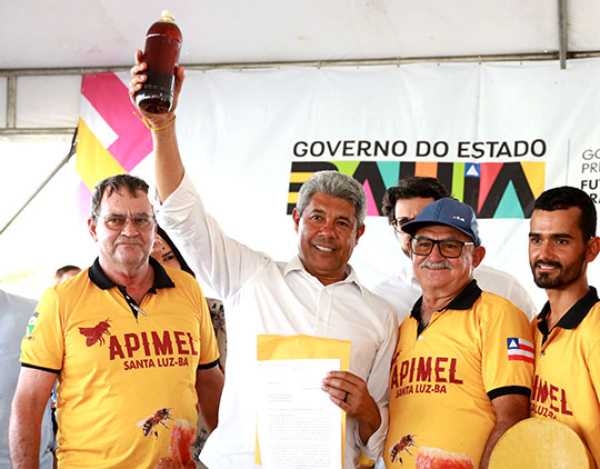 Governador da Bahia, Jerônimo Rodrigues, visita Queimadas e Santaluz