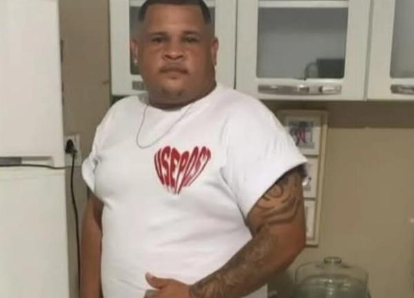 SERRINHA - Homem de  é morto a tiros quando estava em um bar no bairro Urbis I