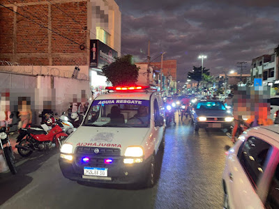 Motociclista fica ferido ao colidir com objetos transportados por pedestre no centro de Conceição do Coité