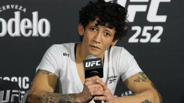 Serrinhense Virna Jandiroba mira título do UFC em luta principal neste sábado (20)